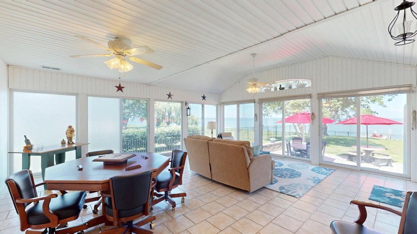 Discover the perfect blend of comfort and luxury in this - photo 23