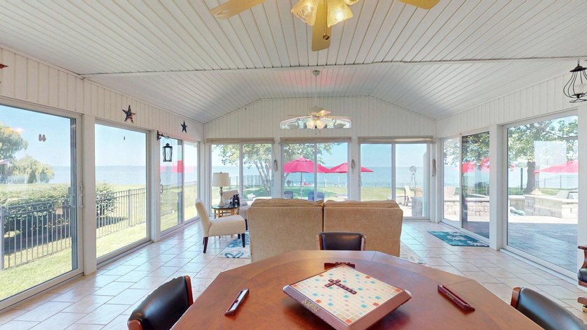 Discover the perfect blend of comfort and luxury in this - photo 24