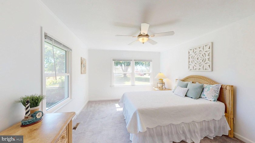 Discover the perfect blend of comfort and luxury in this - photo 32