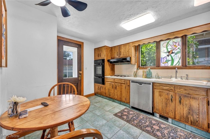 Welcome to 17435 Lake Avenue, a beautifully maintained century - photo 18