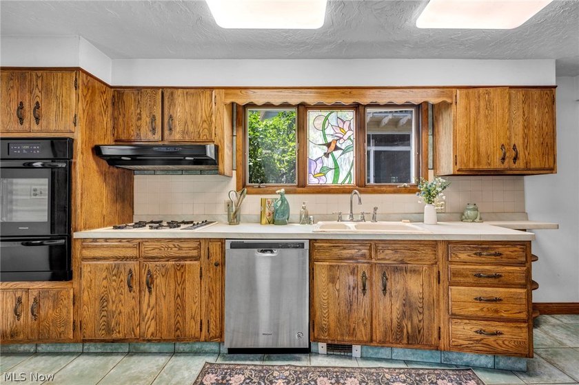 Welcome to 17435 Lake Avenue, a beautifully maintained century - photo 21