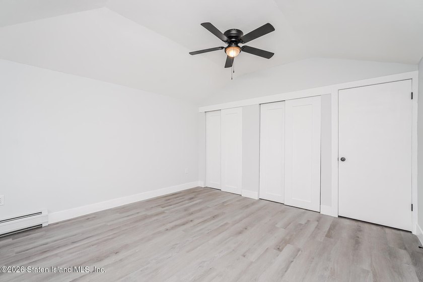 Fully Renovated Townhouse Near Forest Ave - Building size 14x42 - photo 21