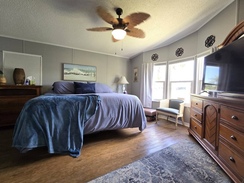 Offering over 1,450 square feet of bright, open living space - photo 32