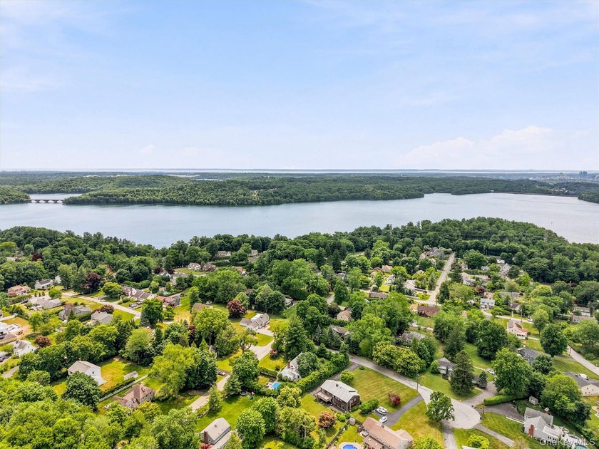 133 Westlake Drive features 4 bedrooms, 2.5 baths, spacious - photo 43