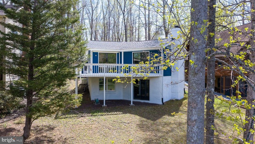 Welcome to your lakefront dream home in the highly sought-after - photo 5