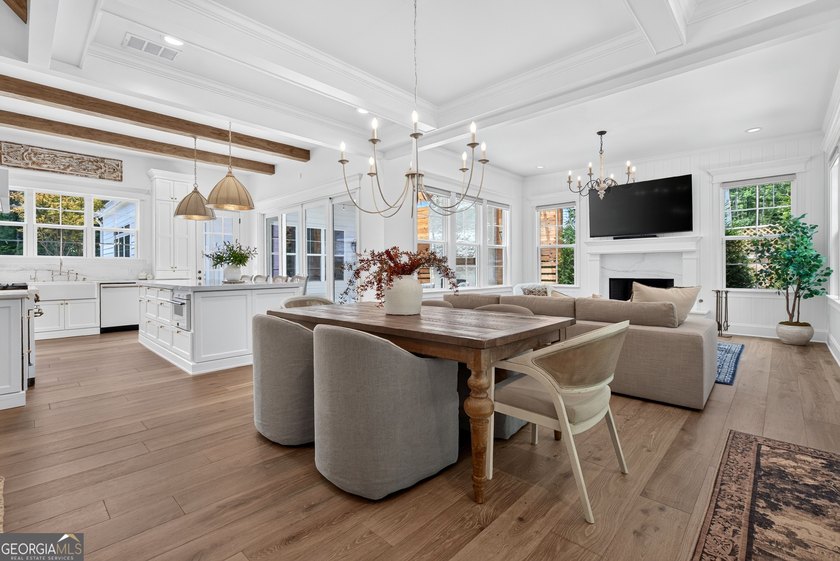 EXPERIENCE EXCEPTIONAL CRAFTSMANSHIP AND LUXURY IN THIS STUNNING - photo 24
