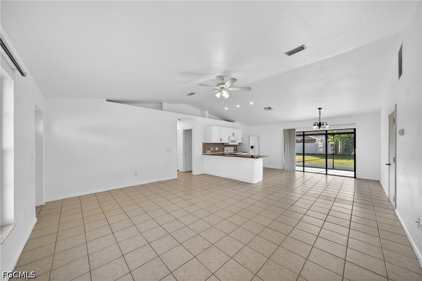 Beautifully remodeled 3-bedroom, 2-bathroom home in SW Cape - photo 3