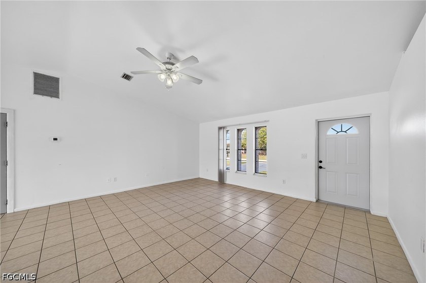 Beautifully remodeled 3-bedroom, 2-bathroom home in SW Cape - photo 5
