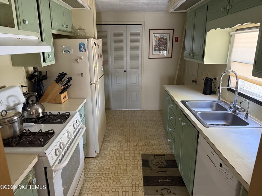 Located in Homestead Run, a desirable 55+ community, this 2 - photo 5