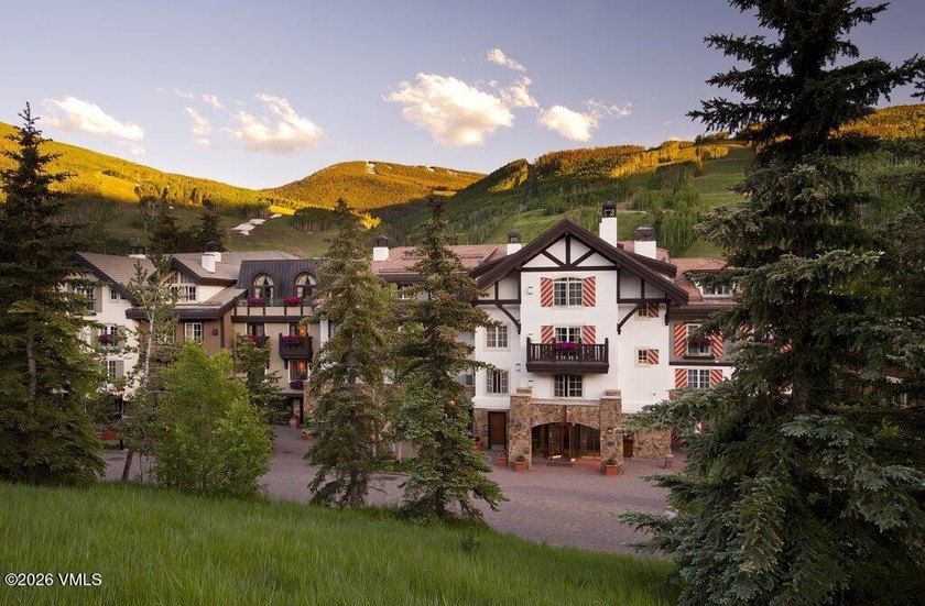 Beautiful recently remodeled condo. Enjoy one of the best - photo 2