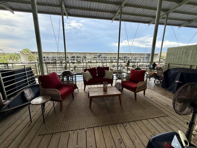 Beautiful waterfront living. This 2-bedroom, 1 full bath + half - photo 10