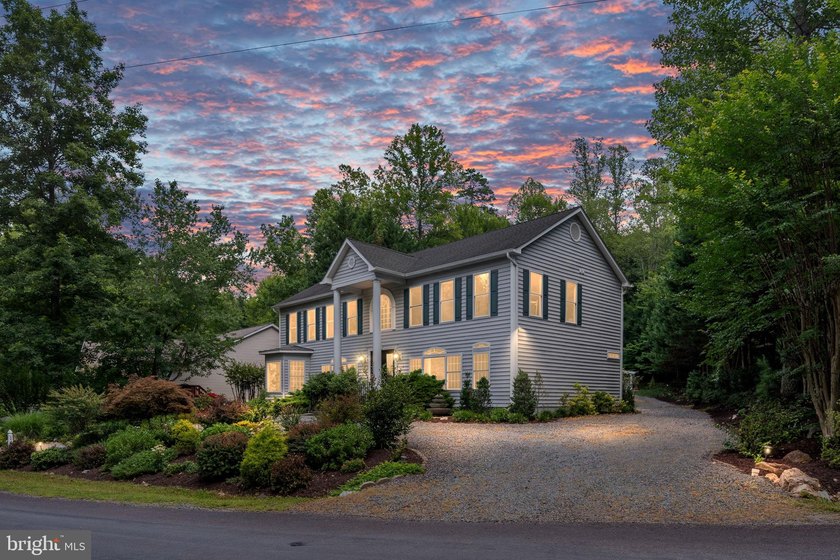 Welcome to 143 Edgemont Circle, ideally located in the highly - photo 2