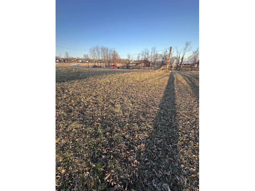 Great opportunity to own two river lots totaling 0.60 acres in - photo 5