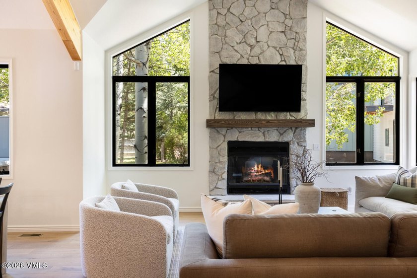 Rare, remodeled and turn-key single family home in Eaglevail - photo 5
