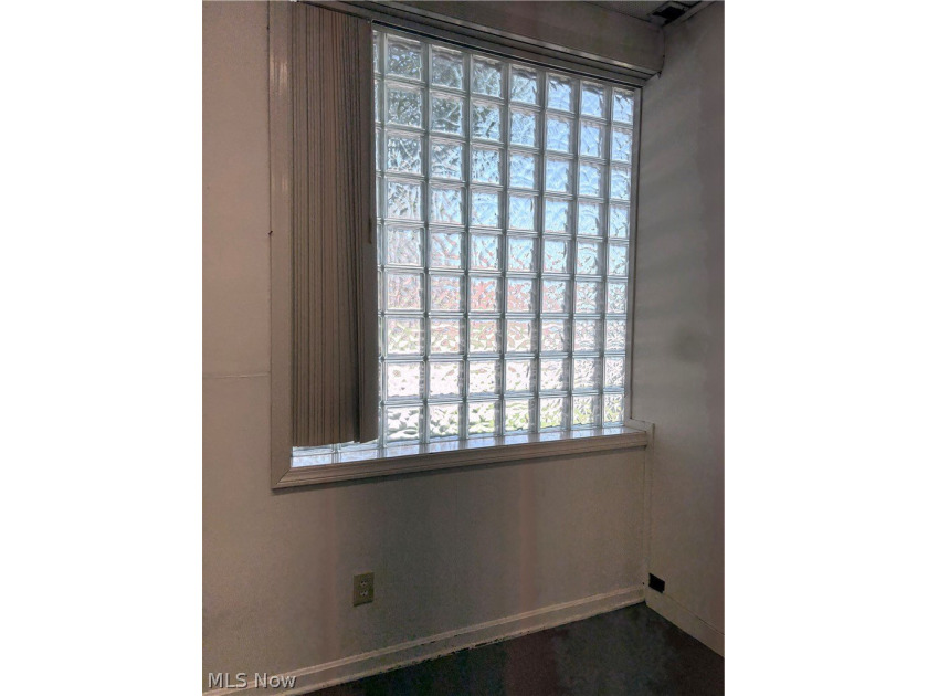 Exceptional commercial opportunity in a convenient St. Clair - photo 10