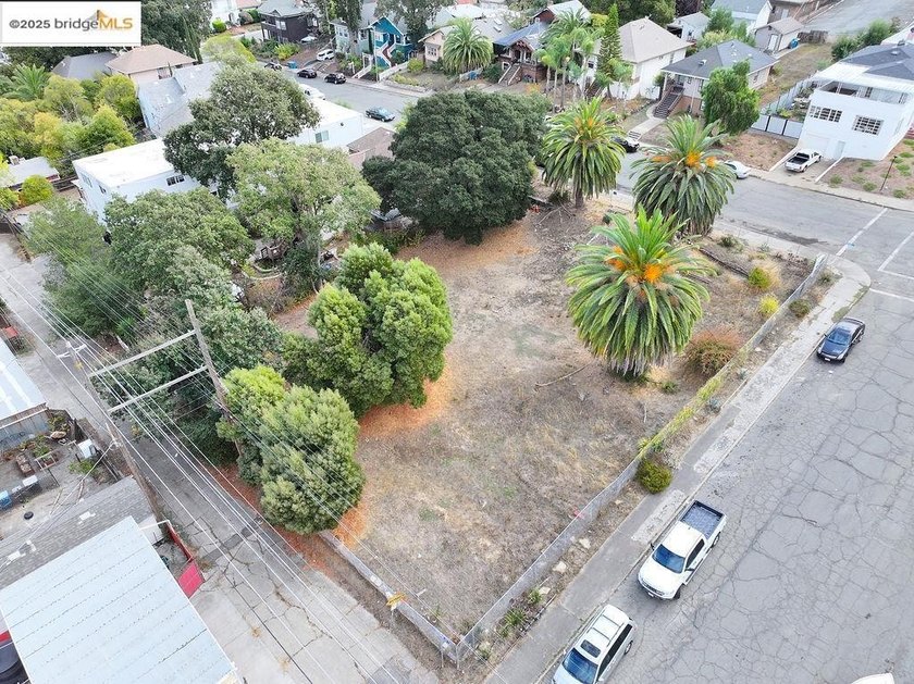 Lot 1 of 3 totaling 13,000 square feet! Don't miss this rare - photo 4