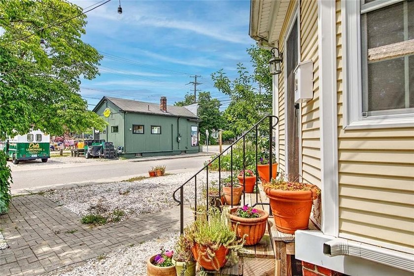 Located in the heart of Warren's vibrant arts and waterfront - photo 8