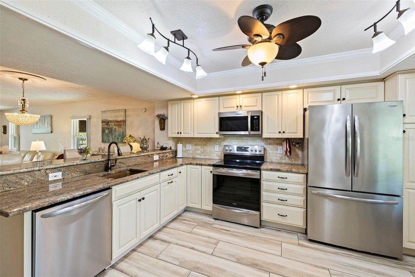 Tucked within one of Tierra Verde's most desirable waterfront - photo 15