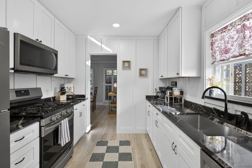 Gorgeous 3BR/2BA income-producing property in the desirable - photo 5