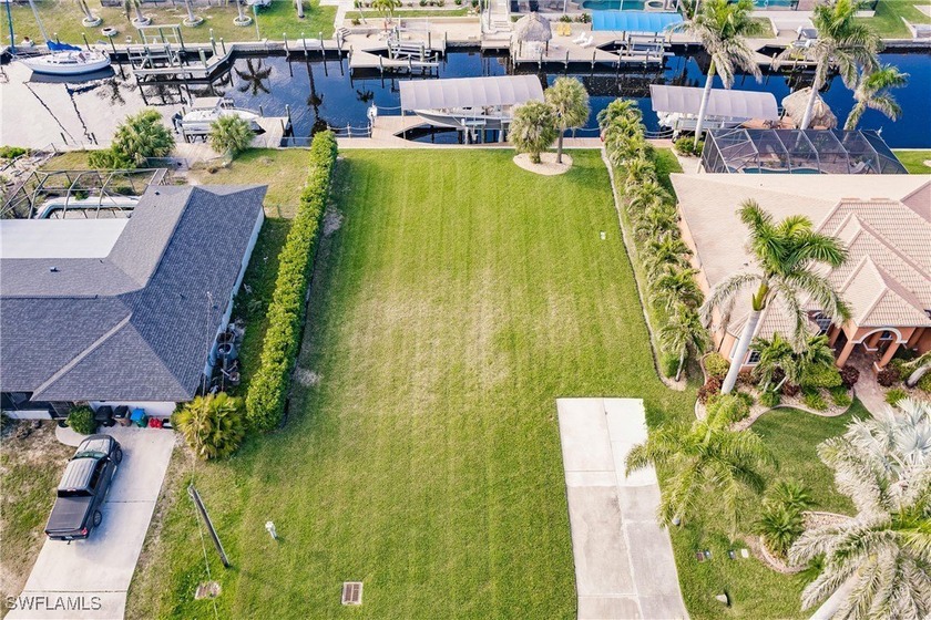 Great neighborhood with many Million dollar plus homes. 30,000 - photo 2