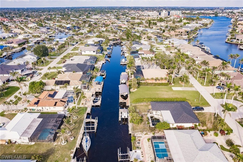 Great neighborhood with many Million dollar plus homes. 30,000 - photo 9