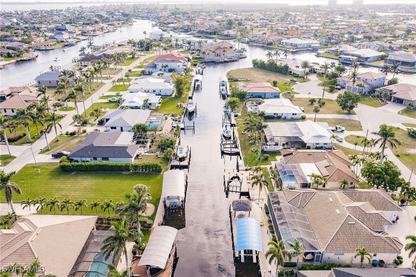 Great neighborhood with many Million dollar plus homes. 30,000 - photo 10