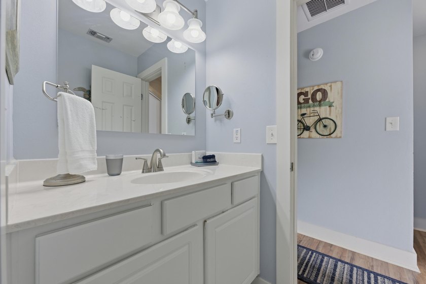 Charming 2-bedroom, 1.5-bath townhouse in Cassine Gardens - photo 21