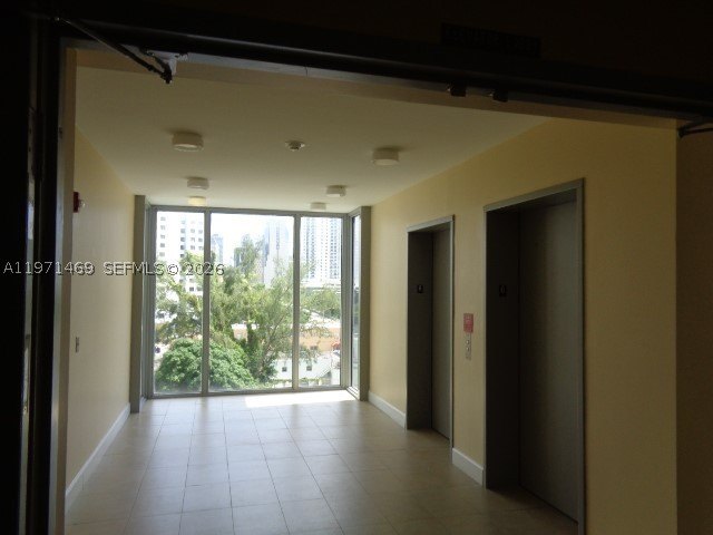 Wonderful and updated 1bed/2 baths unit in modern Havana Lofts - photo 22