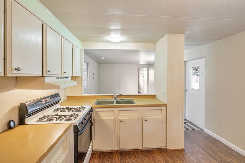 This well-maintained home presents a fantastic opportunity to - photo 13