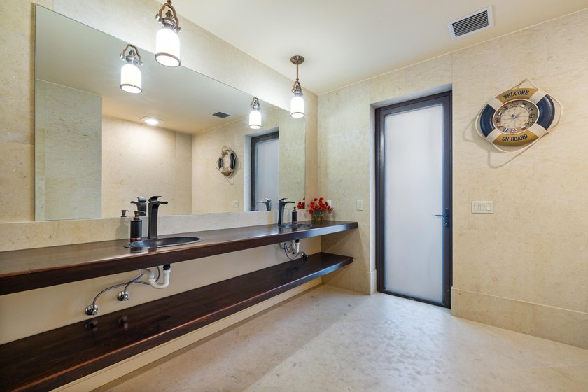 A rare opportunity on prestigious Hillsboro Mile, an - photo 26