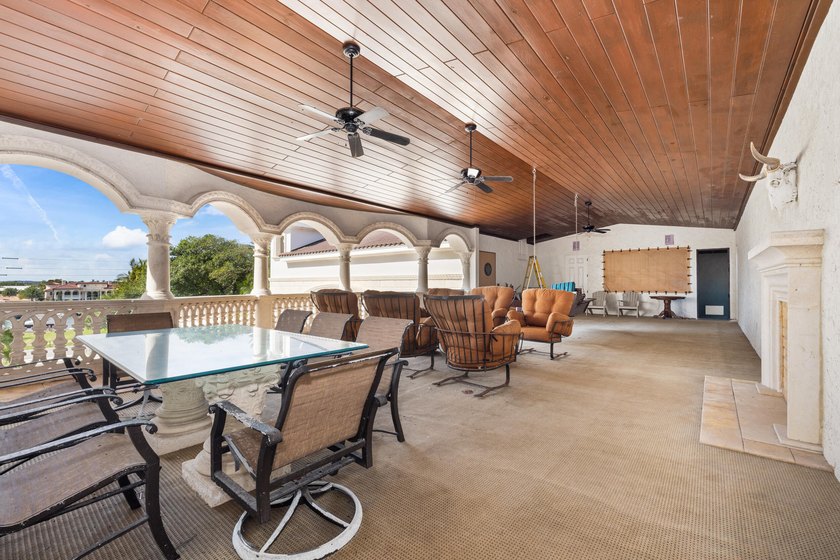 A rare opportunity on prestigious Hillsboro Mile, an - photo 27