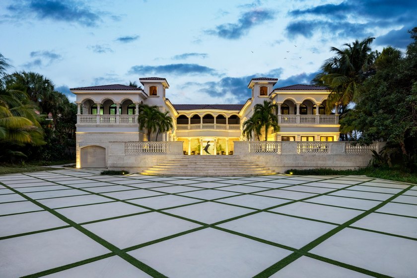 A rare opportunity on prestigious Hillsboro Mile, an - photo 29