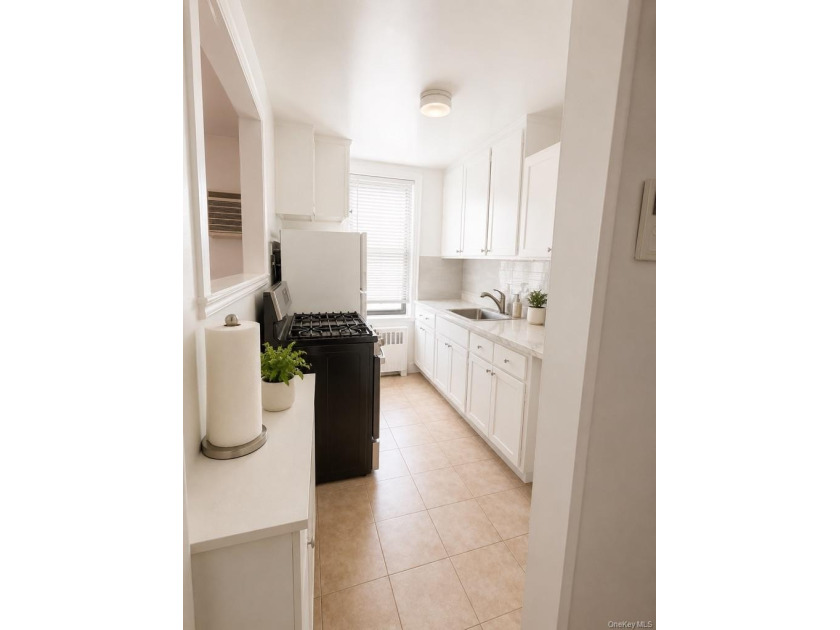 A rare opportunity to own in the highly desirable Linda - photo 3