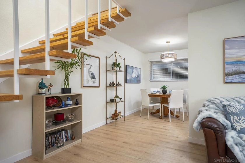 Beautifully Updated Point Loma Townhome in the Highly - photo 10
