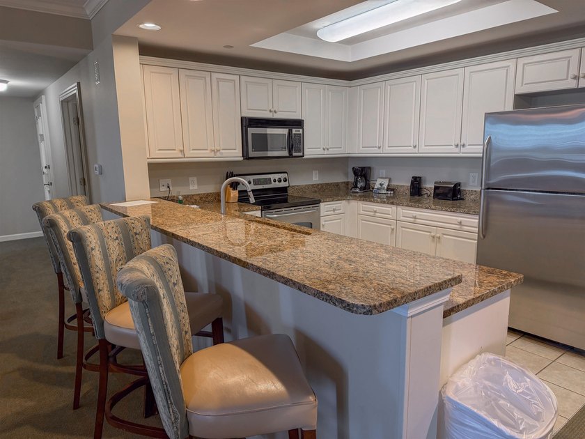 The ultimate in flexibility! This spacious three-bedroom - photo 9