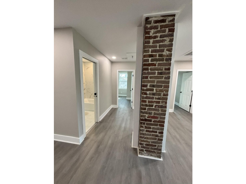 Welcome Home! This adorable home has been fully renovated and is - photo 8