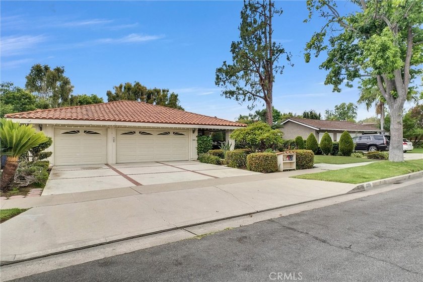 HURRY, DON'T MISS THIS EXCEPTIONAL VALUE! This spacious - photo 4