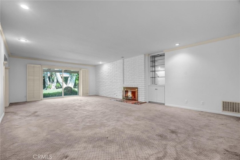 HURRY, DON'T MISS THIS EXCEPTIONAL VALUE! This spacious - photo 9
