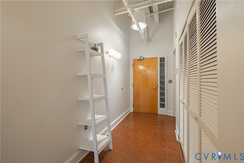 This bright and beautifully updated 2nd floor condo is nestled - photo 10