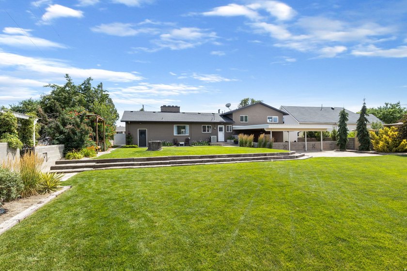 Includes parcels  &amp; . Pride of ownership manifests throughout - photo 34