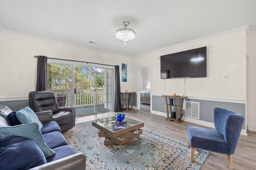 Welcome to this beautifully maintained 2-bedroom, 2-bathroom - photo 6