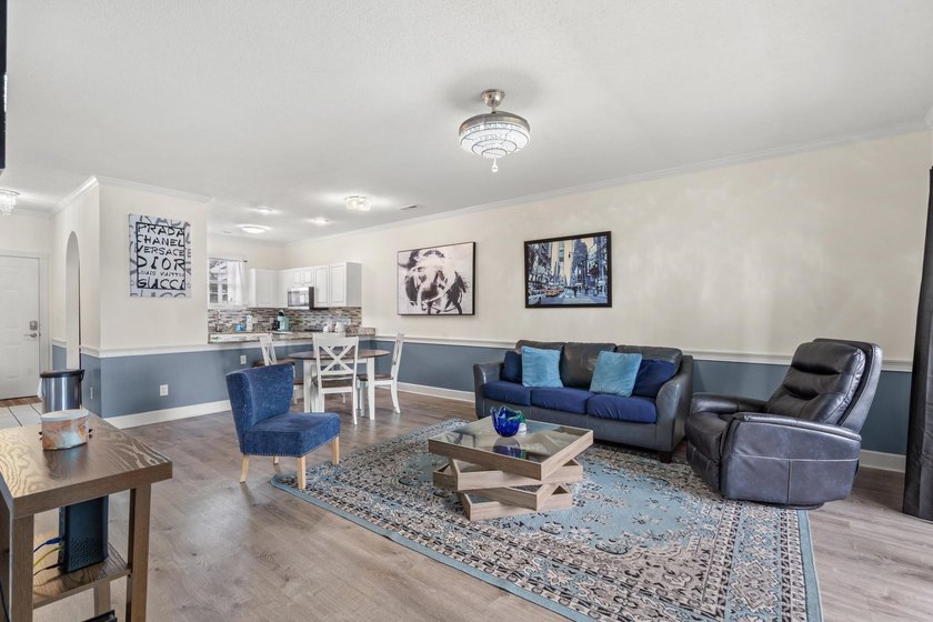 Welcome to this beautifully maintained 2-bedroom, 2-bathroom - photo 8