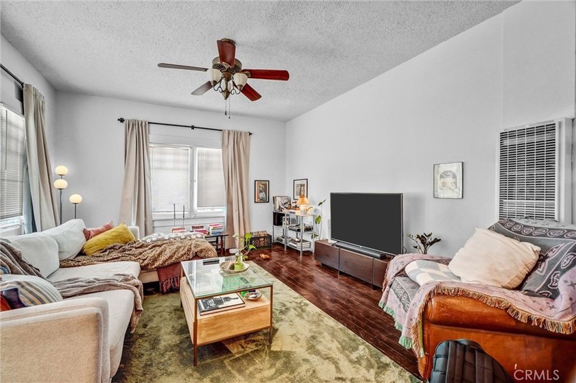 Welcome to this charming turn-of-the-century Craftsman Bungalow - photo 7