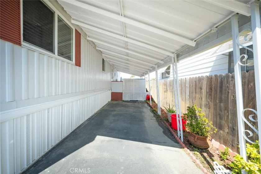 Welcome to this fabulous, updated, custom home! Almost - photo 11