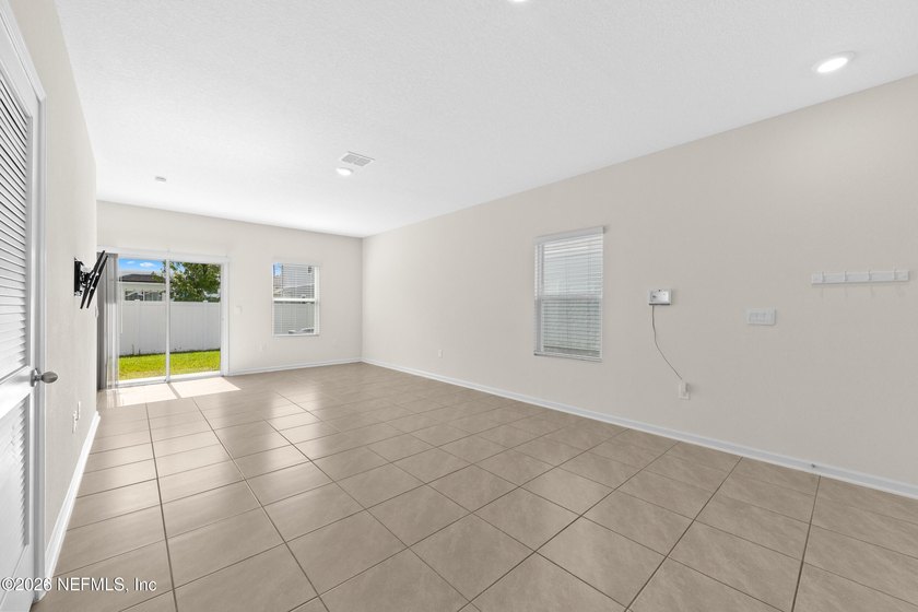 Nearly new 3-bedroom, 2.5-bath END-unit townhome with a 1-car - photo 11