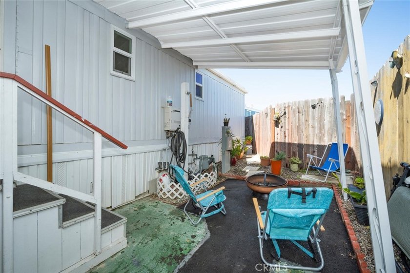 Welcome to this fabulous, updated, custom home! Almost - photo 14
