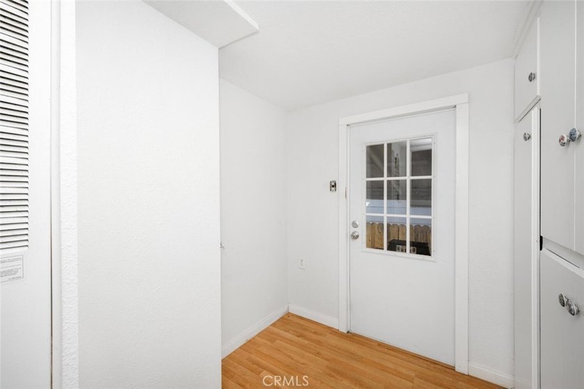 Welcome to this fabulous, updated, custom home! Almost - photo 33