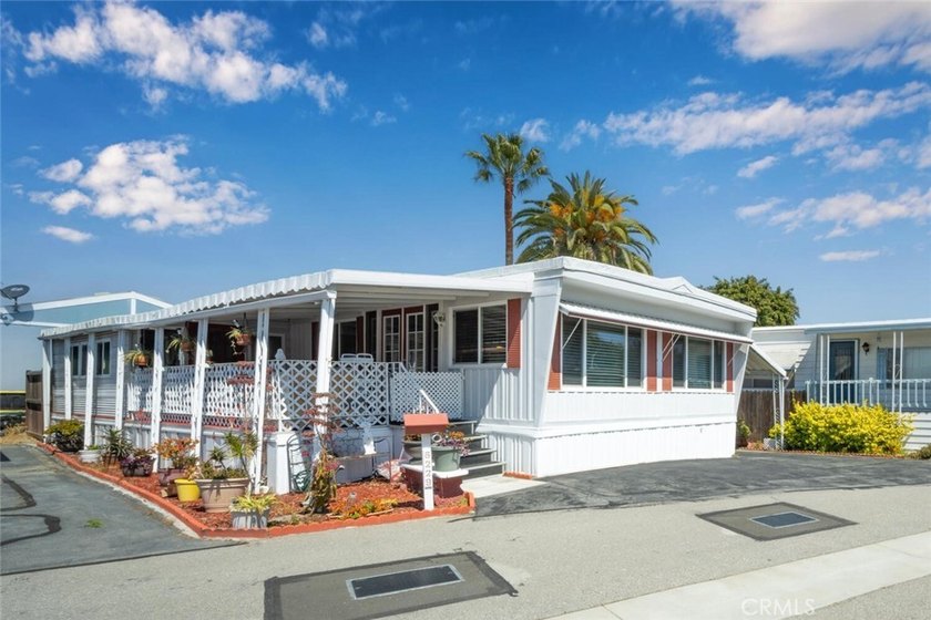 Welcome to this fabulous, updated, custom home! Almost - photo 52