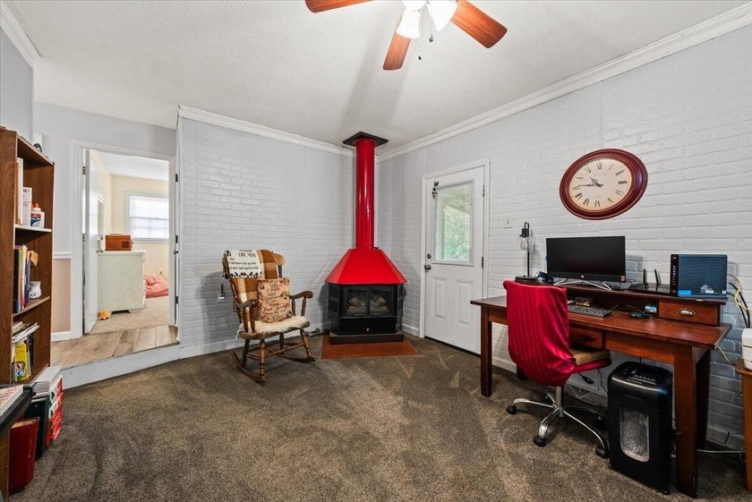 Must-See 3 Bedroom, 2 Bath Home is close to Interstate 26 - photo 6