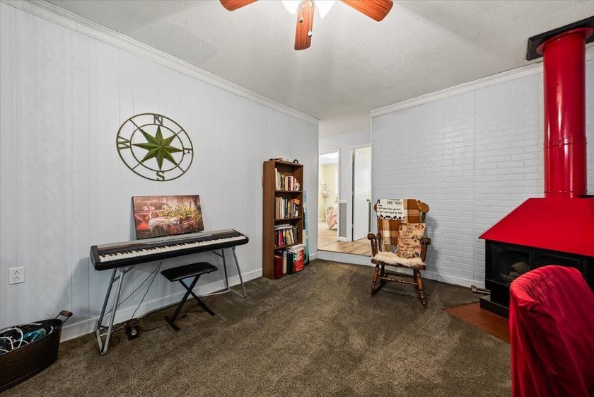 Must-See 3 Bedroom, 2 Bath Home is close to Interstate 26 - photo 7